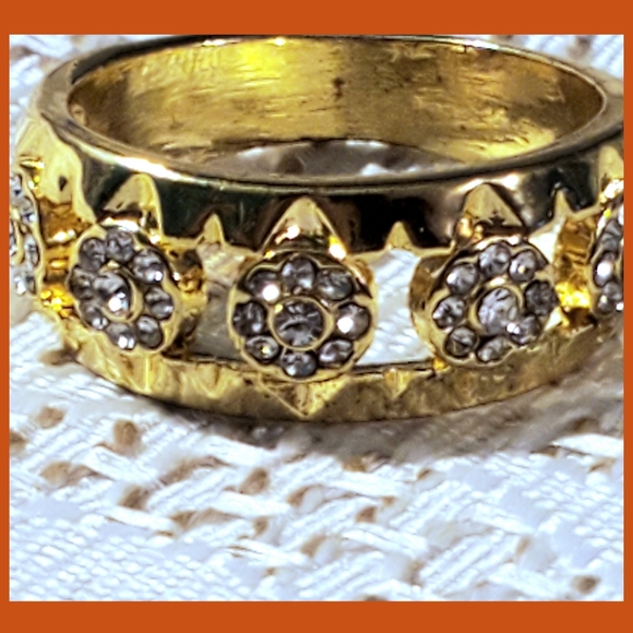 Yellow Goldtone Ring with Faux White Sapphires - Picture 5 of 6